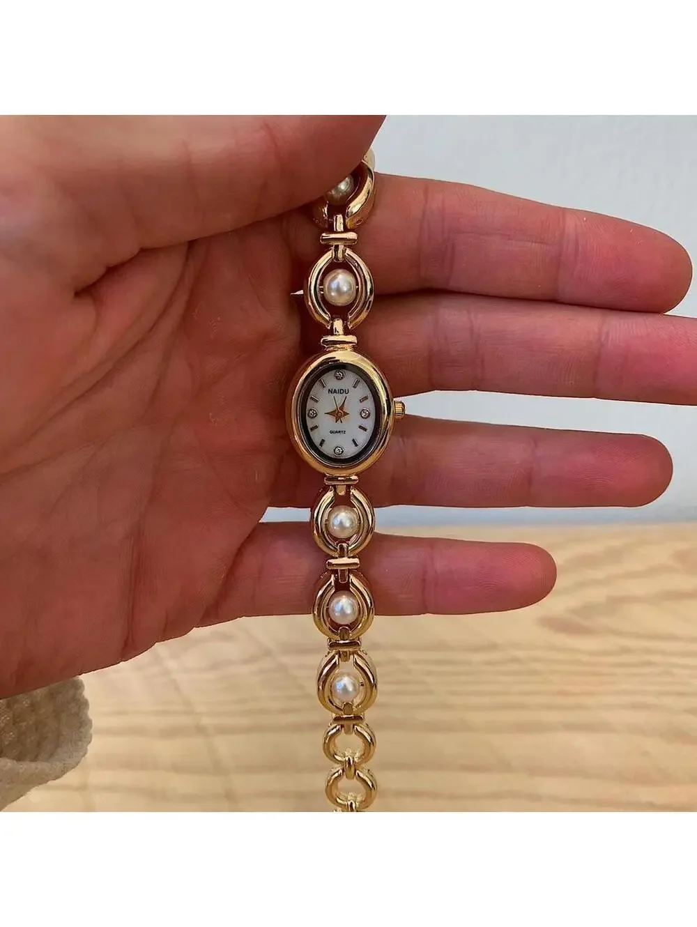 Luxury Y2K style Gold round stainless steel quartz pearl stone charm watch