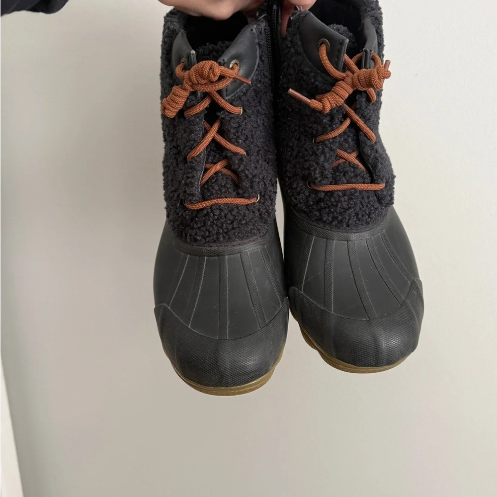 Sperry fabric boot provide