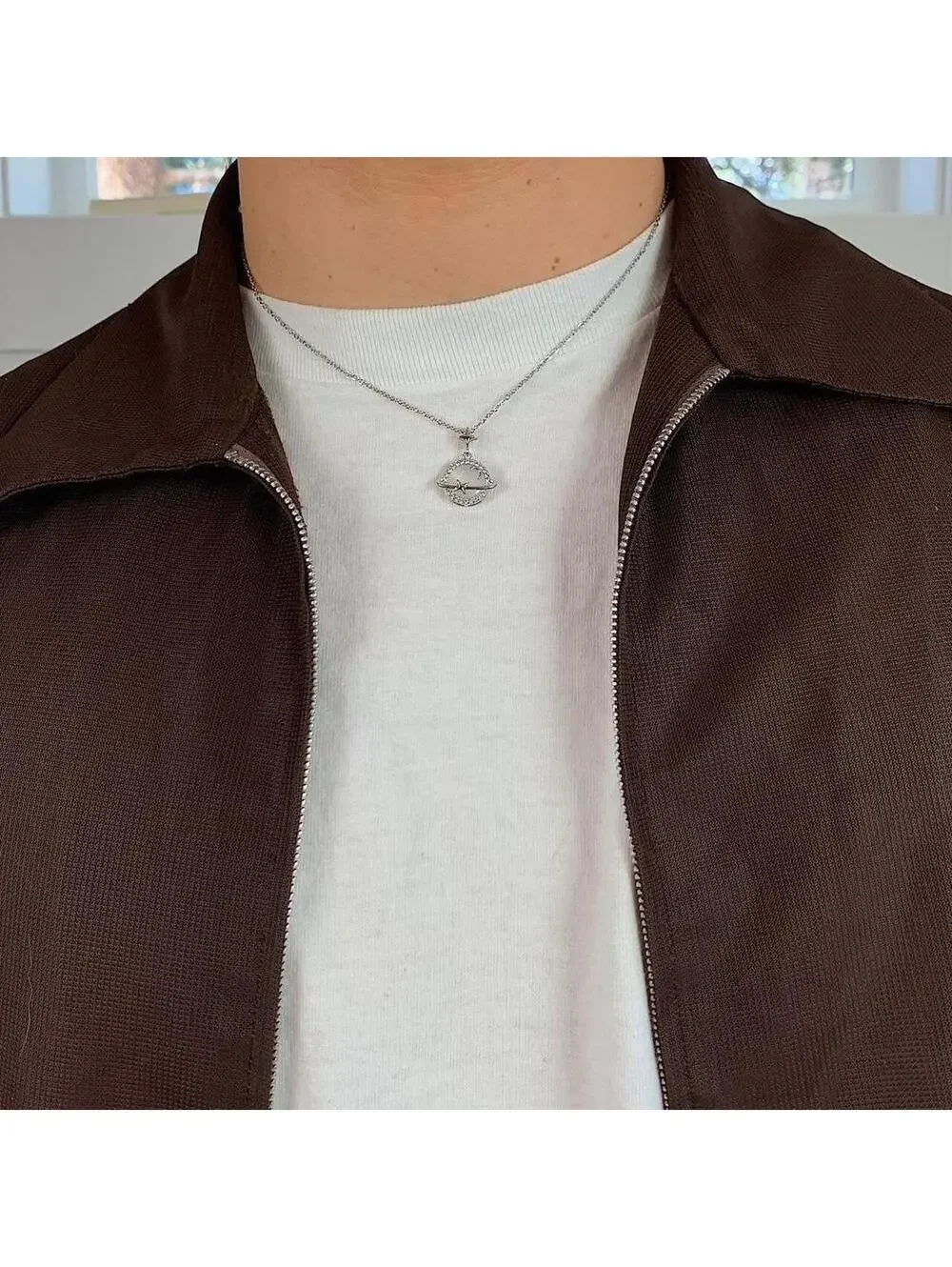 Y2k silver opal planet pendant opium necklace. Cool design. Chain is unisex. 18