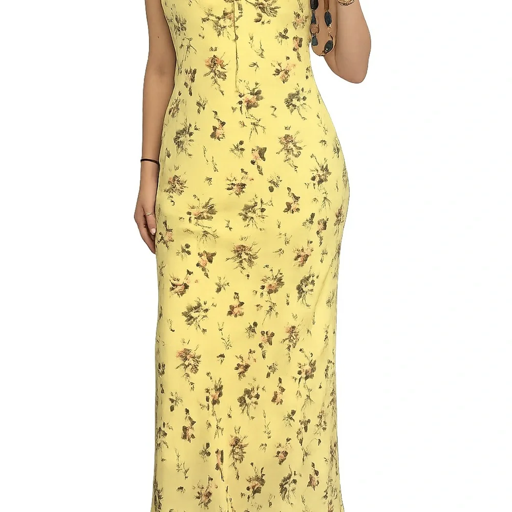 Abercrombie & Fitch chic yellow