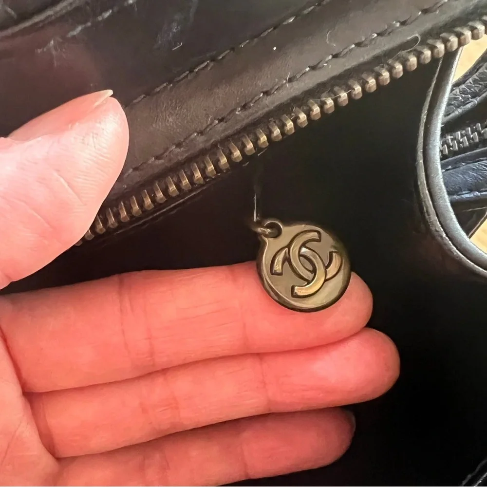 Authentic CHANEL VINTAGE Matrasse Shoulder Bag