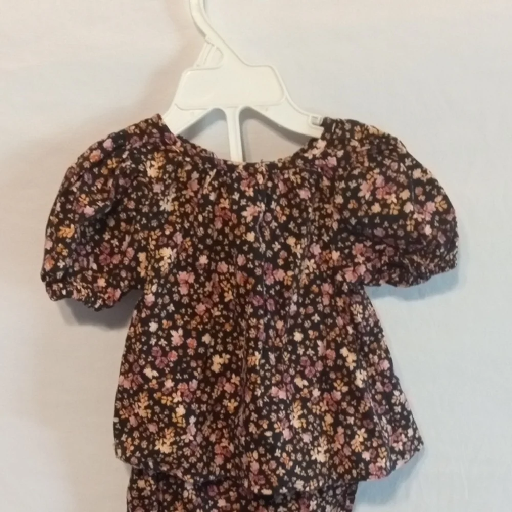 Old Navy Baby Girl Floral Puff Sleeve Top & Bloomer Set 6-12M