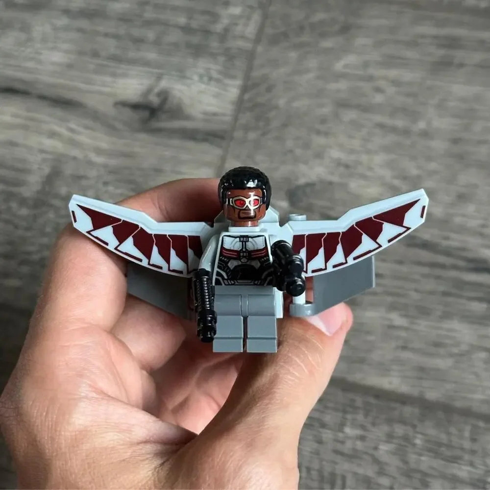 Rare 2016 LEGO Marvel Sam Wilson Falcon Red Wing Civil War 76050 Mini Figure