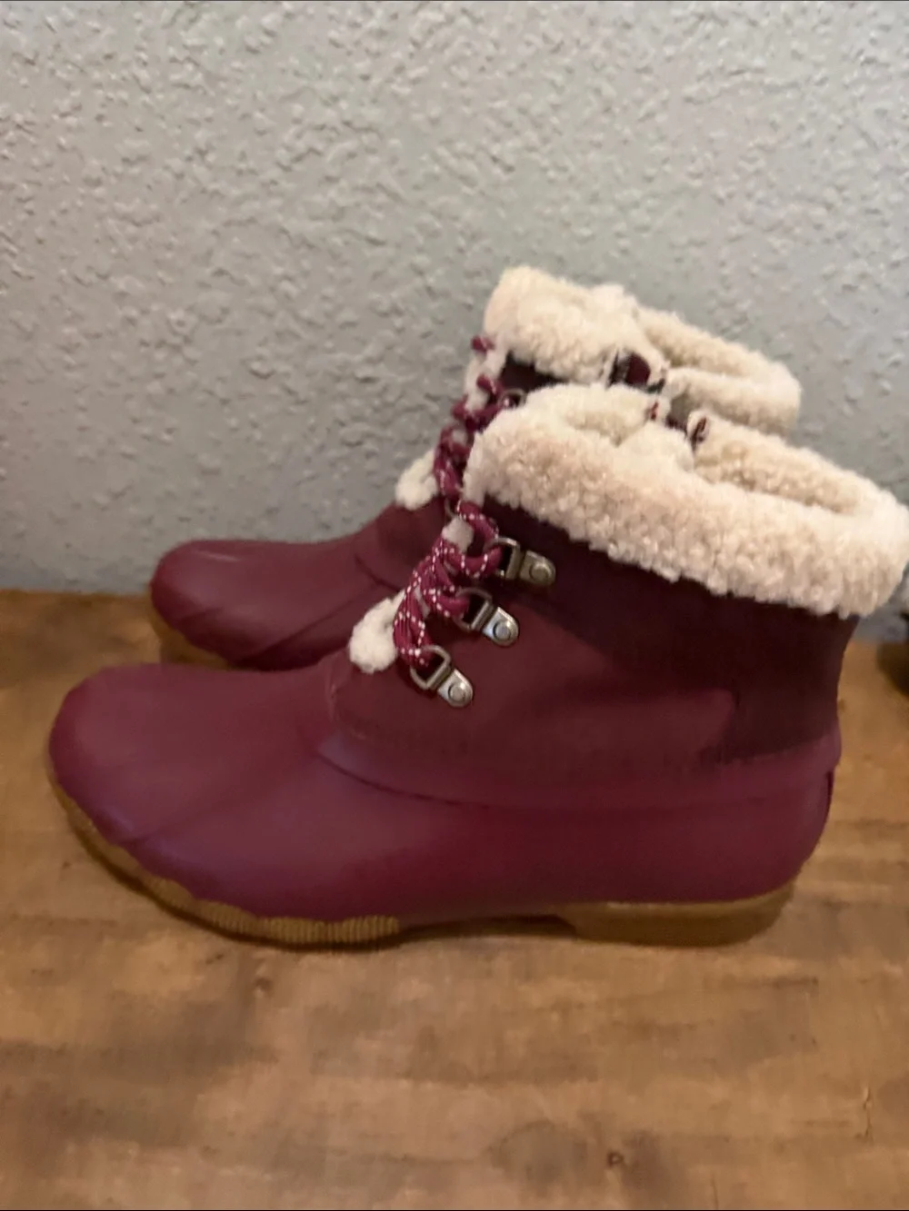 Sperry  Insulated Burgundy Winter Ankle Boots size 9.5