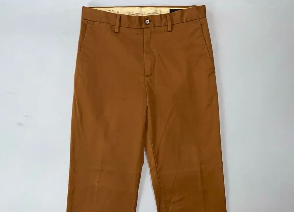 Banana Republic New Straight RMC Rapid Movement Chino in Potter's Clay. 29X29.