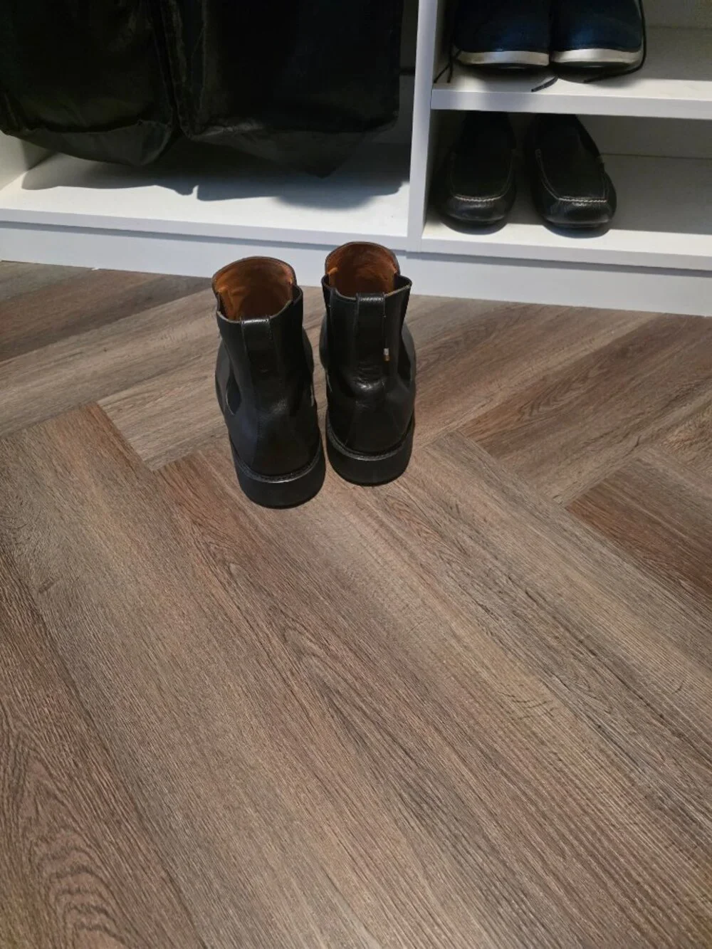 Allen Edmonds lightly sole worn