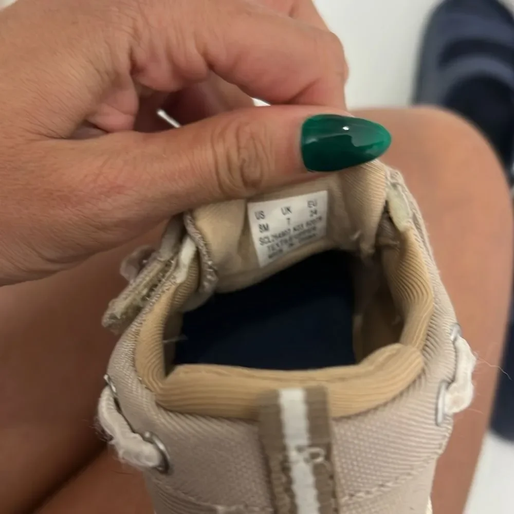 Sperry worn once