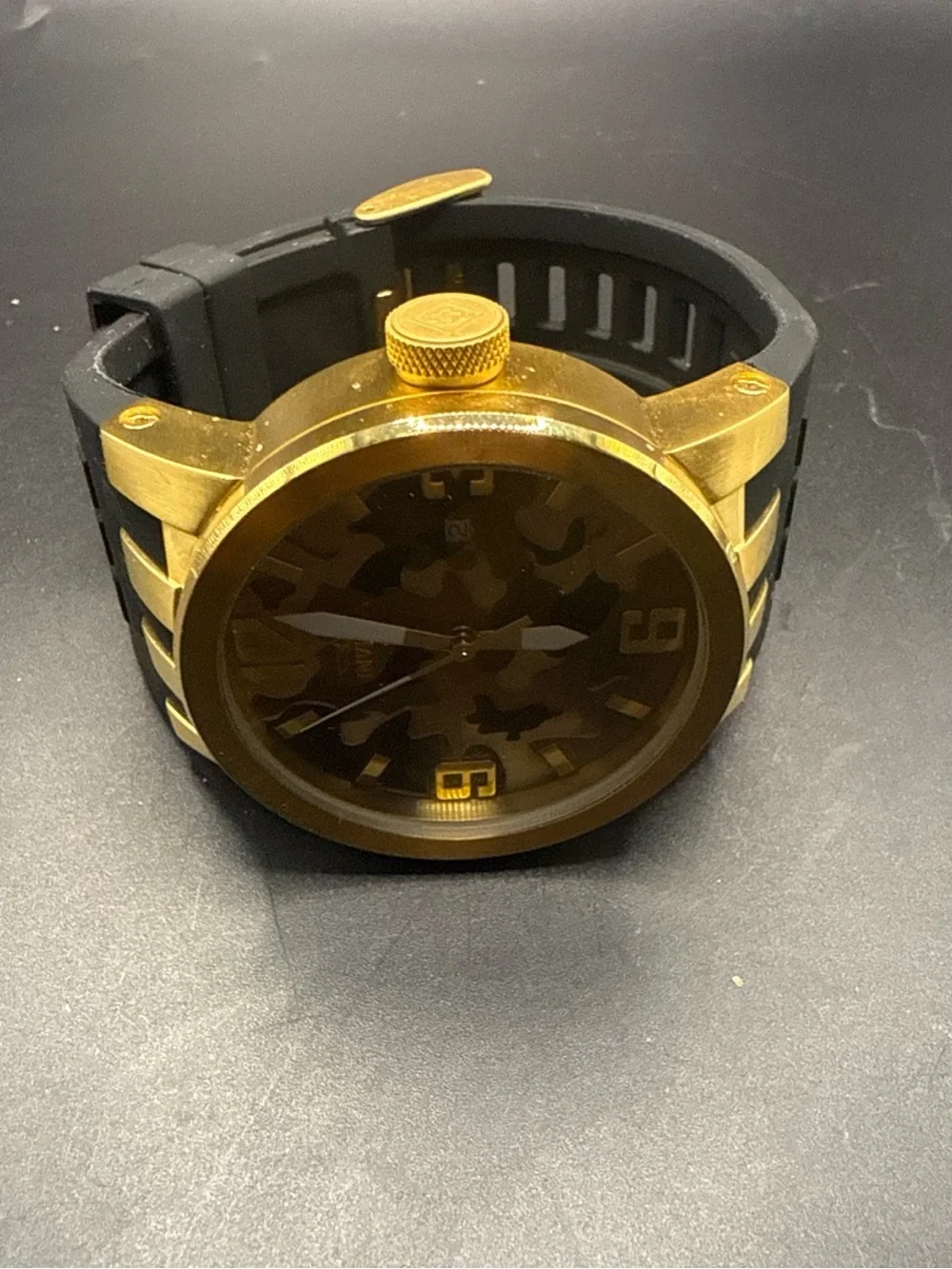 Invicta DNA watch gold-tone case and a brown camouflage dial New Battery