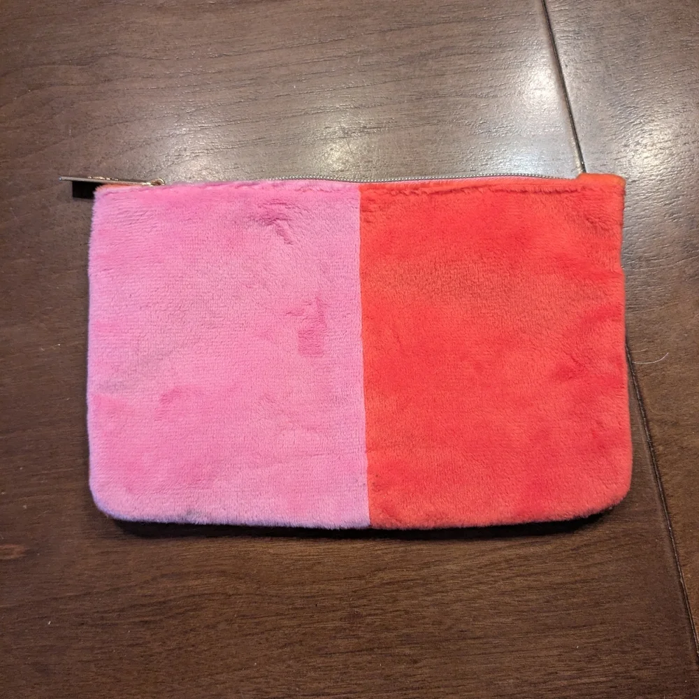 Clinique 25x9 approx**