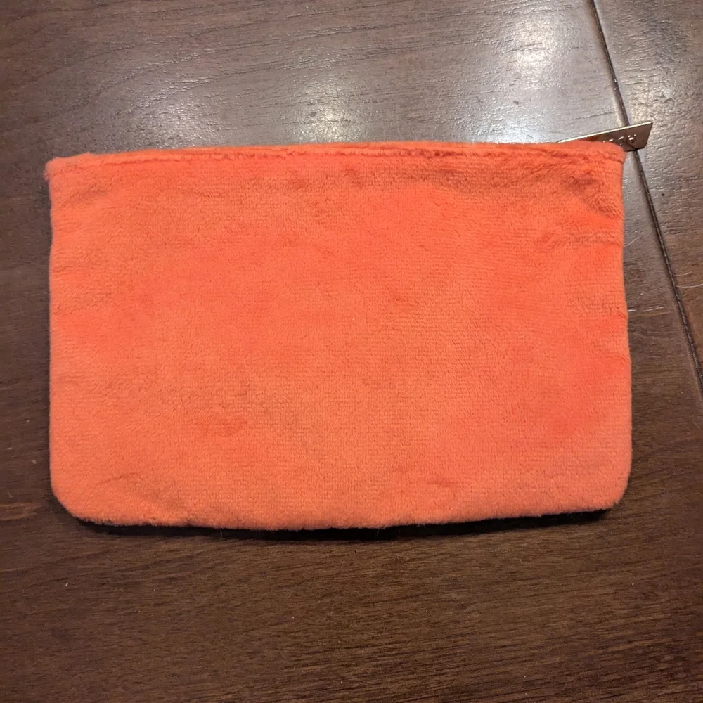 Clinique velvet approx** design