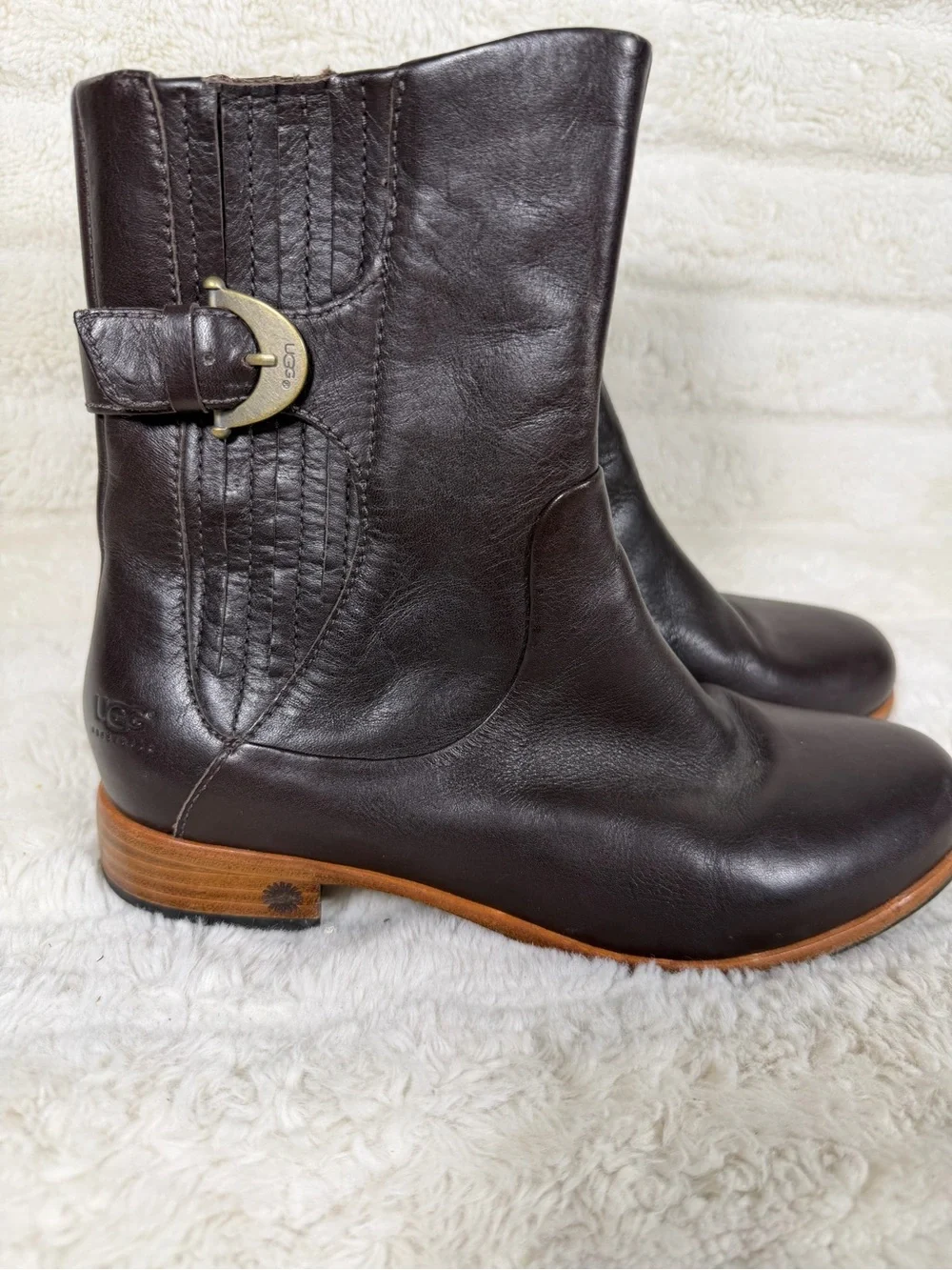 UGG finnegan brown