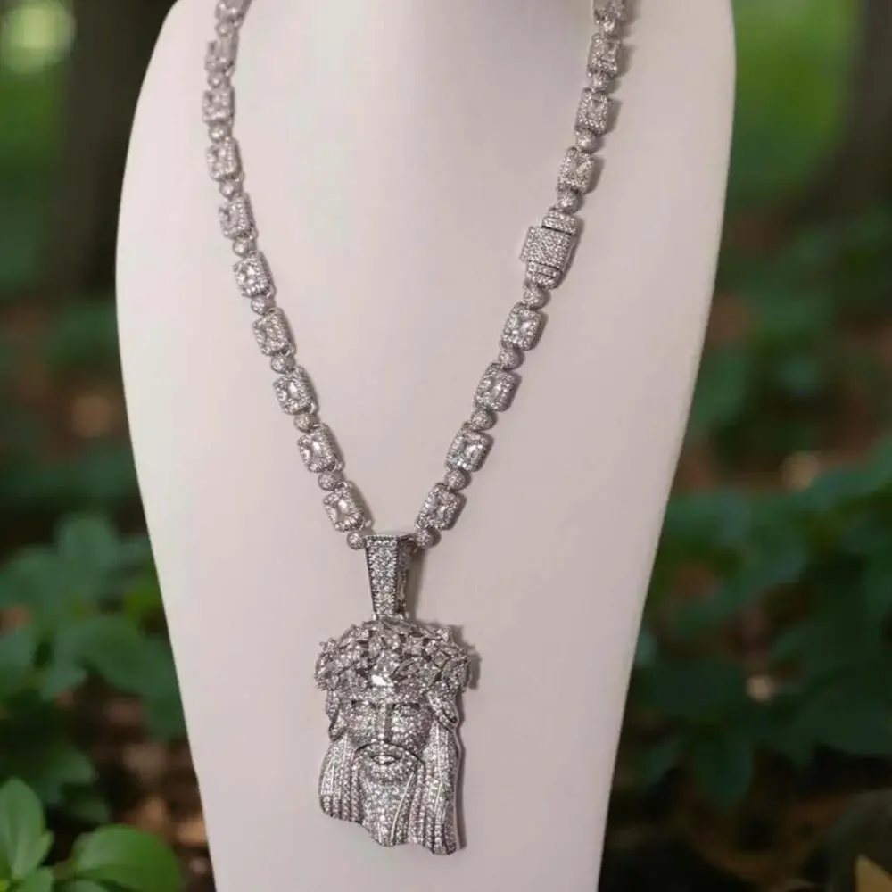 N/A jesus pendant