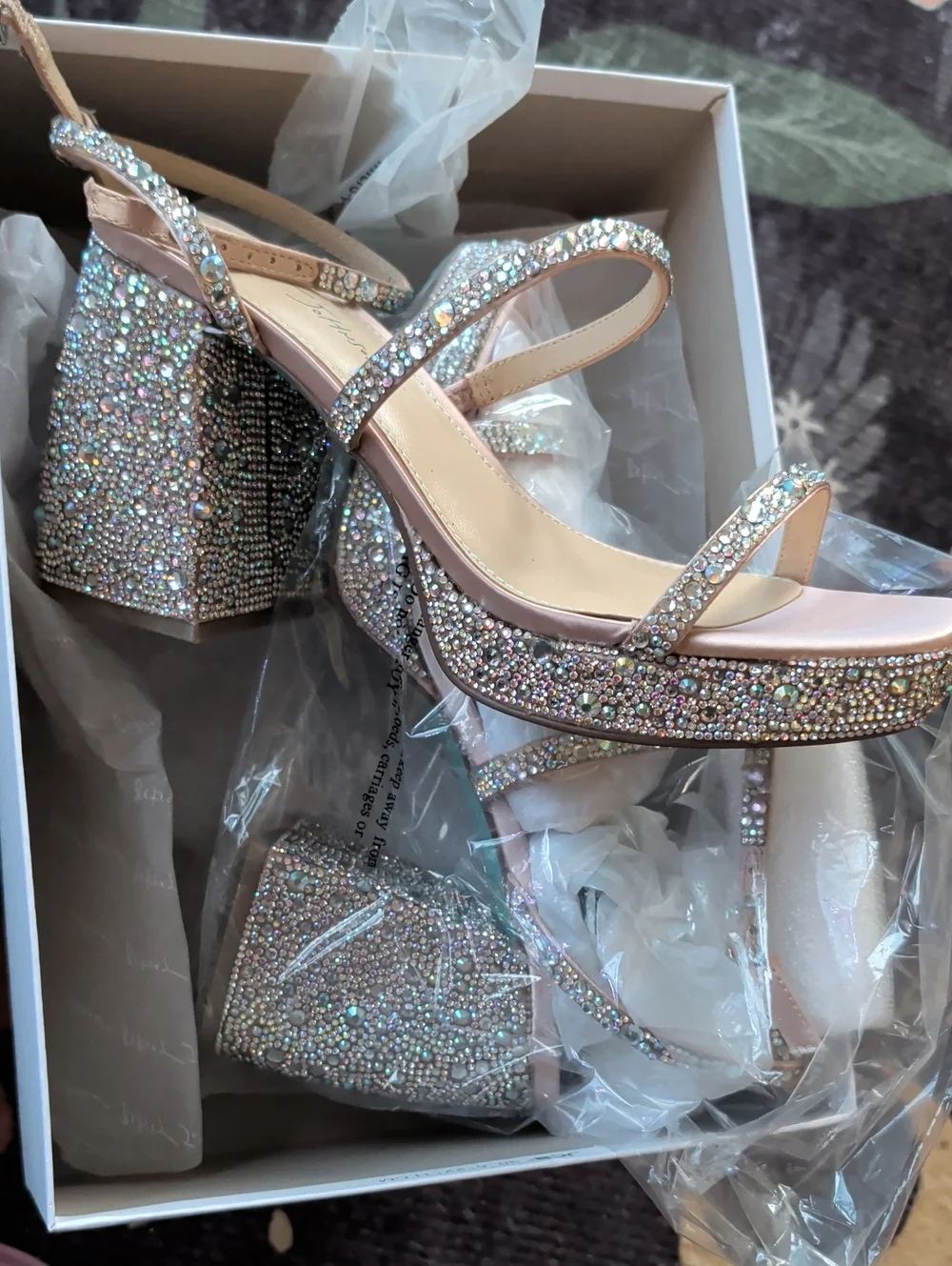 Betsey Johnson Platform Chunky Heel sandals 8.5