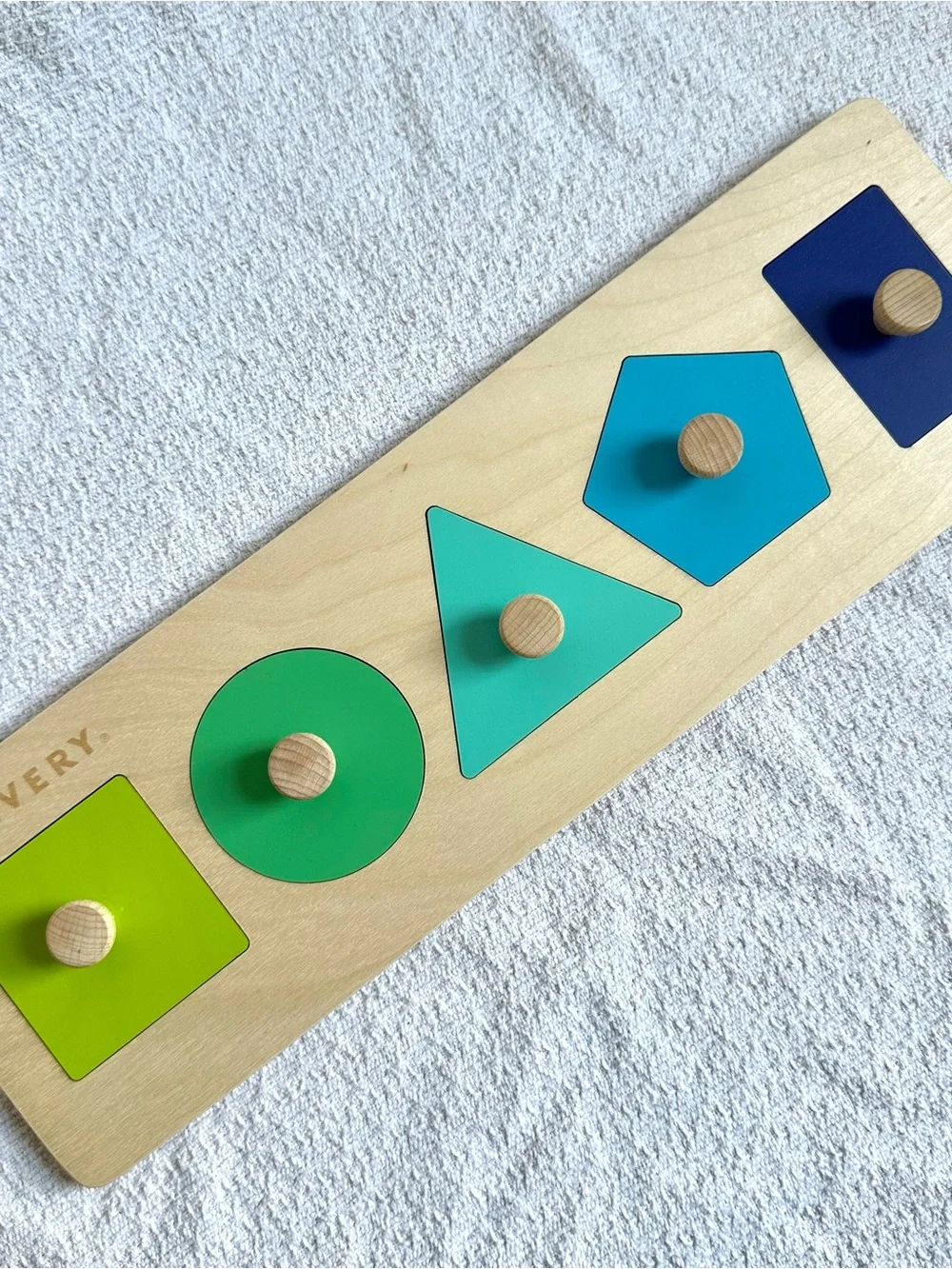 LOVEVERY montessori puzzle