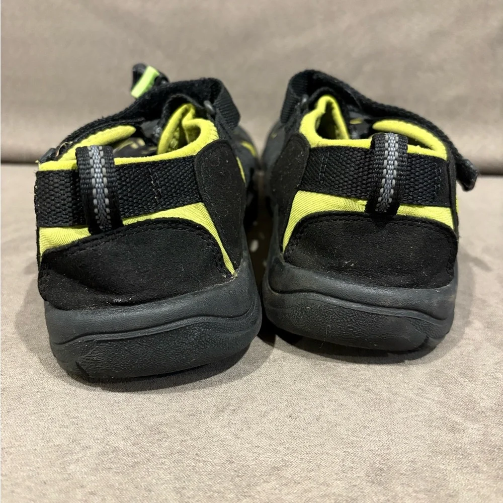 Keen Big Kid‎ Newport H2 Sandal Black Lime Green Outdoor Adventure Size 5