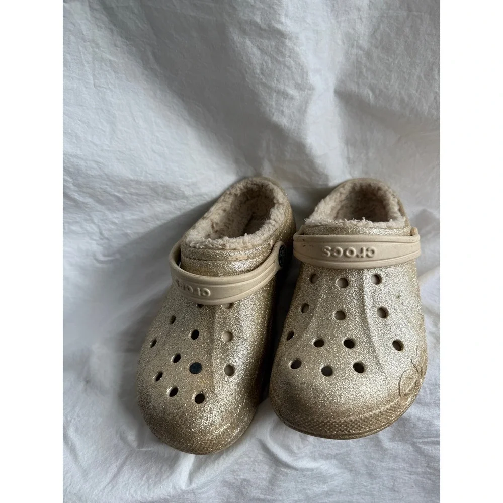 CROCS classic clogs