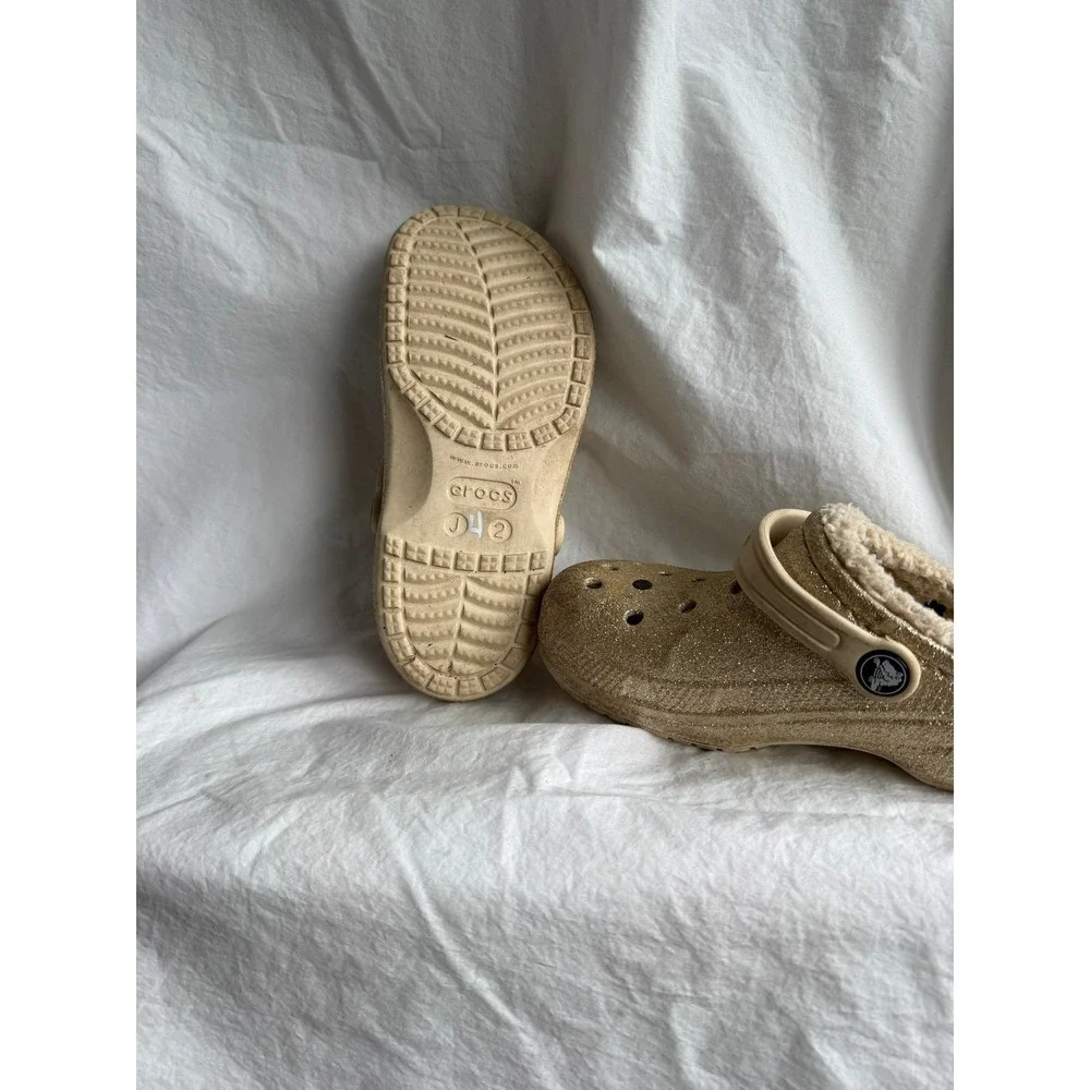 CROCS classic clogs