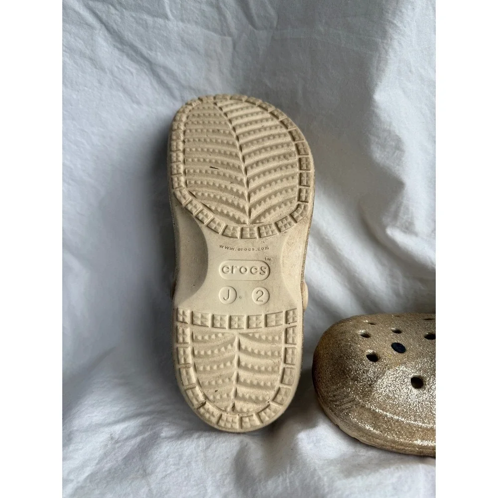 CROCS classic clogs