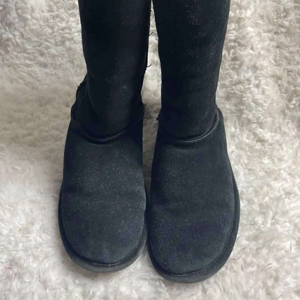 BearPaw black leather