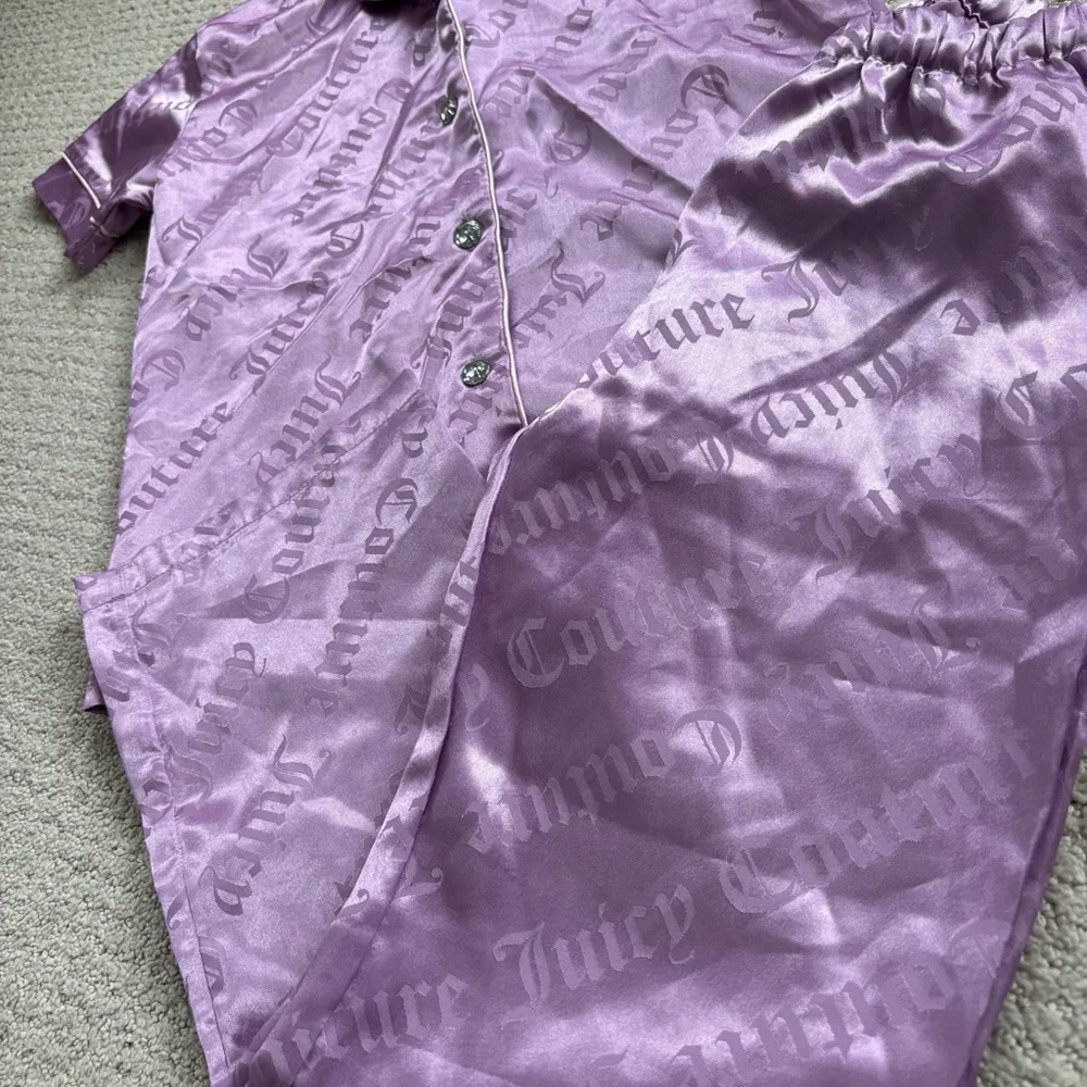 Juicy Couture chic comfortable