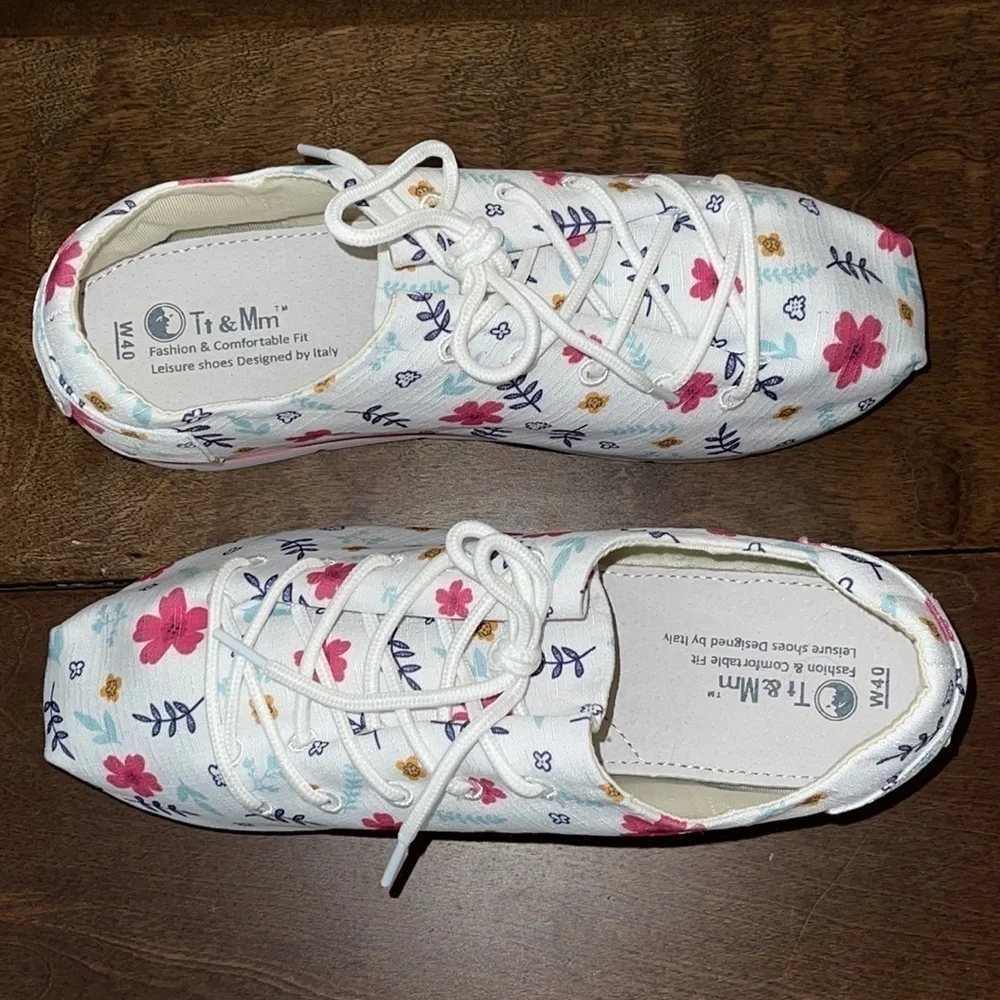 COPY - Tt & Mm Platform Floral Sneakers Sz. 9  like new!