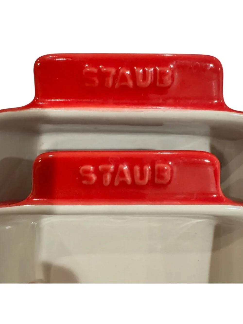Staub resposhing pictures