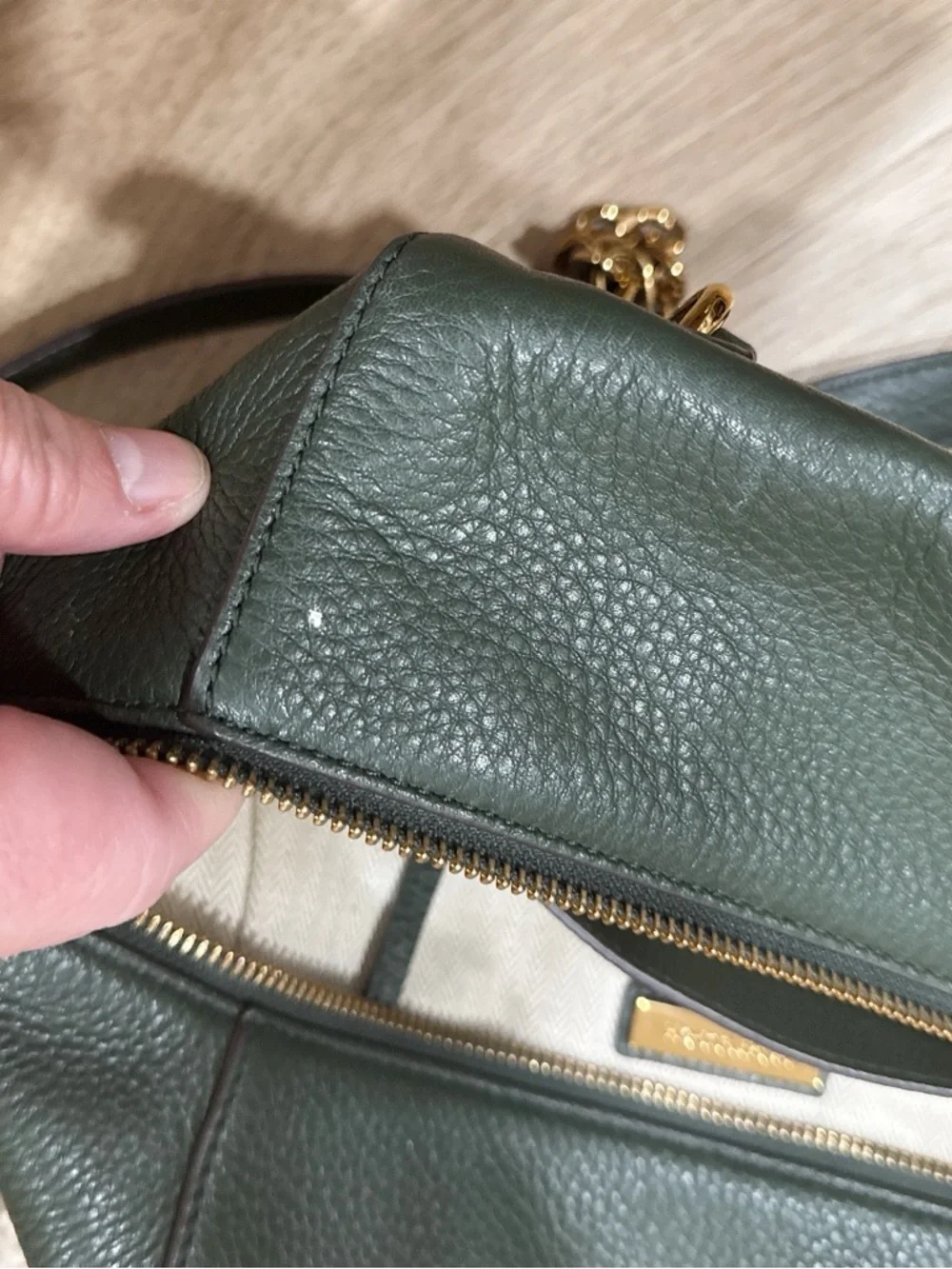 Tory Burch brand 	tory