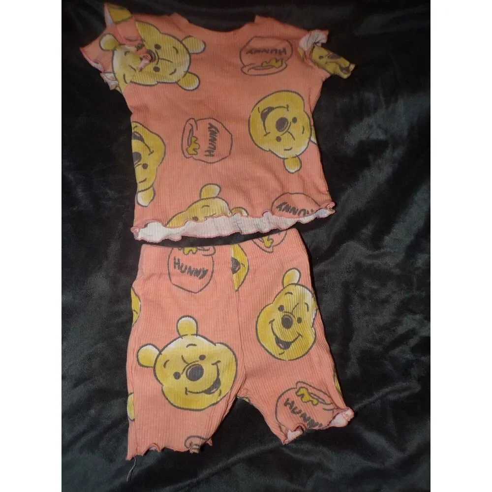 Disney Winnie the Pooh print knit short set size 6 to 9 month