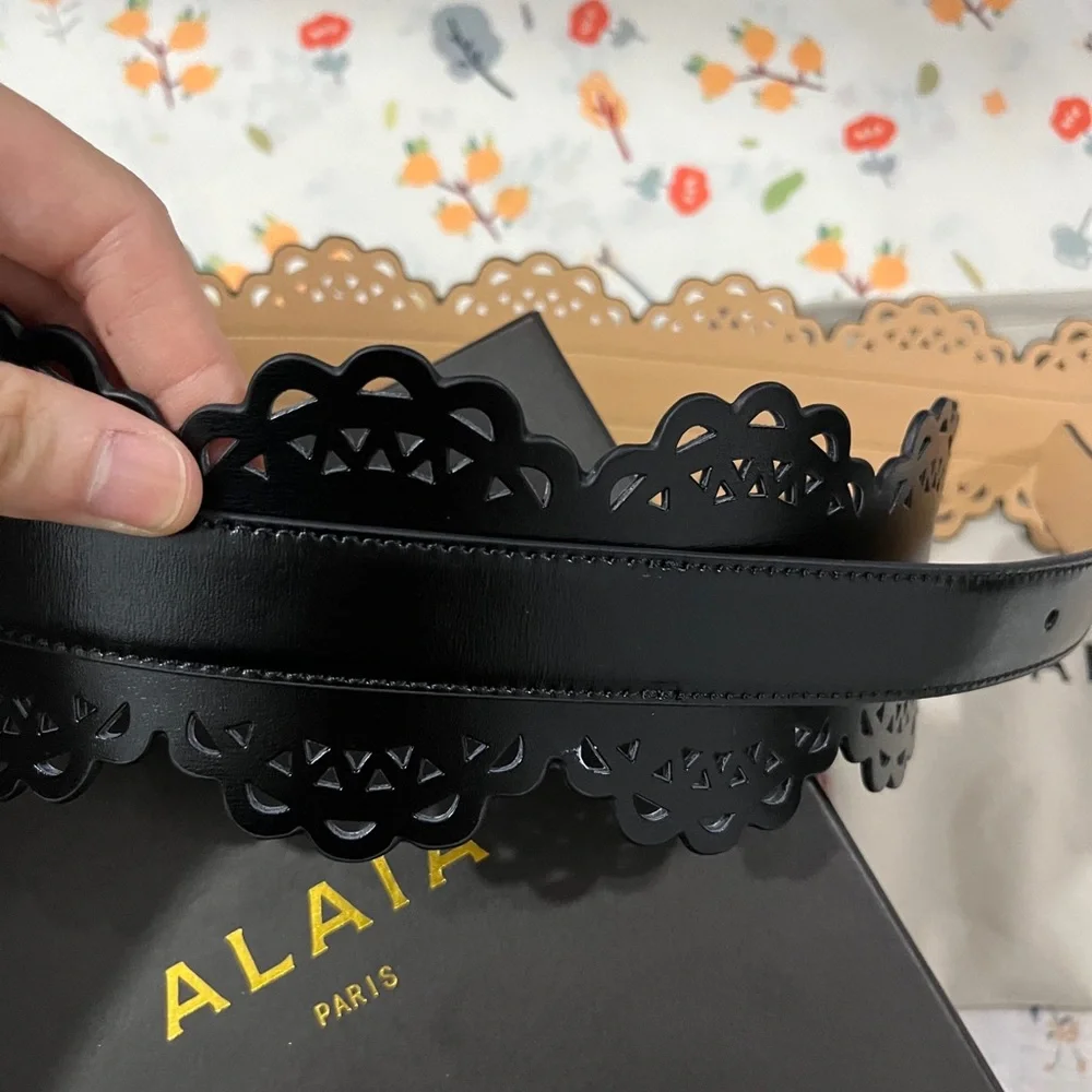 Alaia size 75