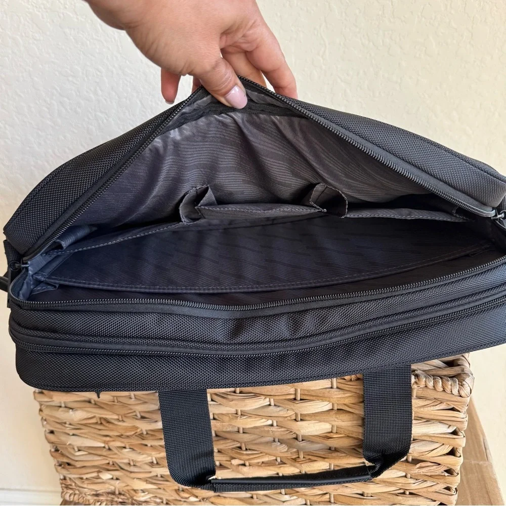 Samsonite Laptop Bag l Briefcase Style. P0120