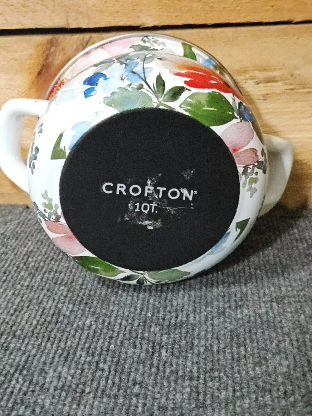 Crofton enamelware quart
