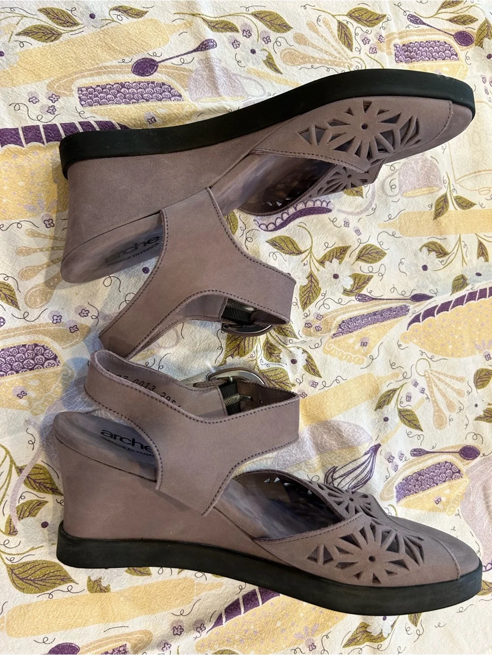 Arche suede wedge