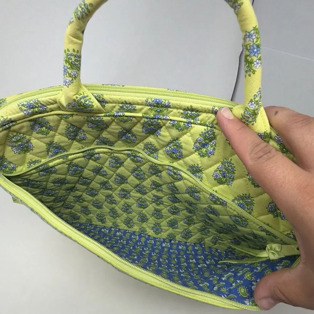 Vera Bradley excellent pre