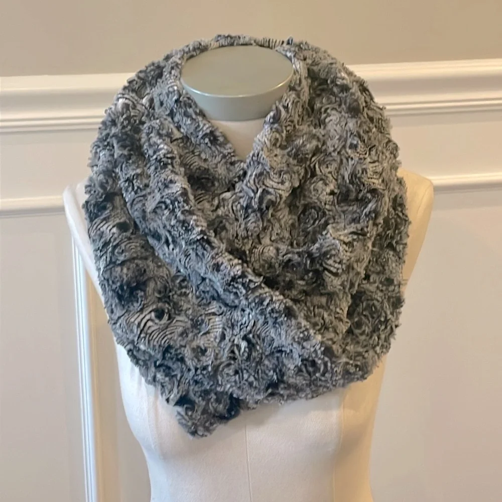 LOFT Black and White Faux Fur Infinity Scarf