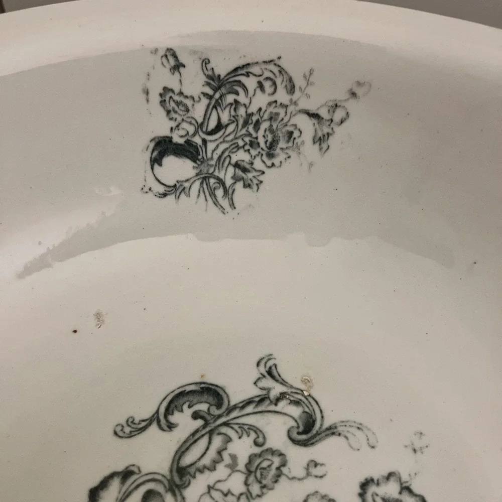 The Unbranded Brand bird bath