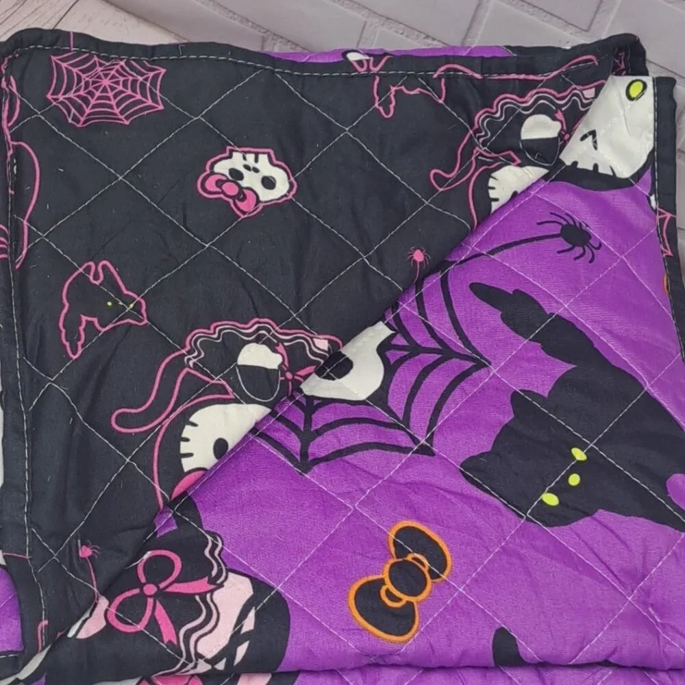 Sanrio Reversible Hello Kitty Halloween Twin Quilted Blanket Purple/ Black New‎