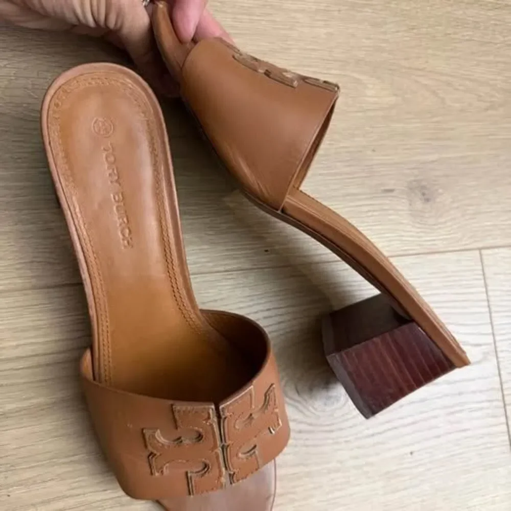 Tory Burch classic tory
