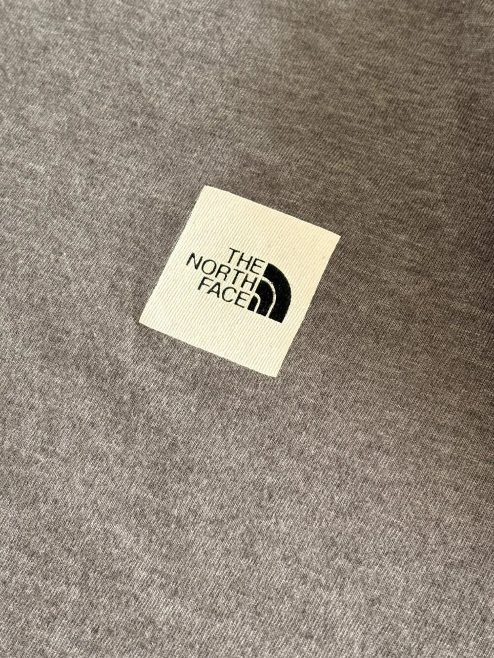 The Northface Long Sleeved Gray Box Logo Crew Neck T-Shirt Mens Small