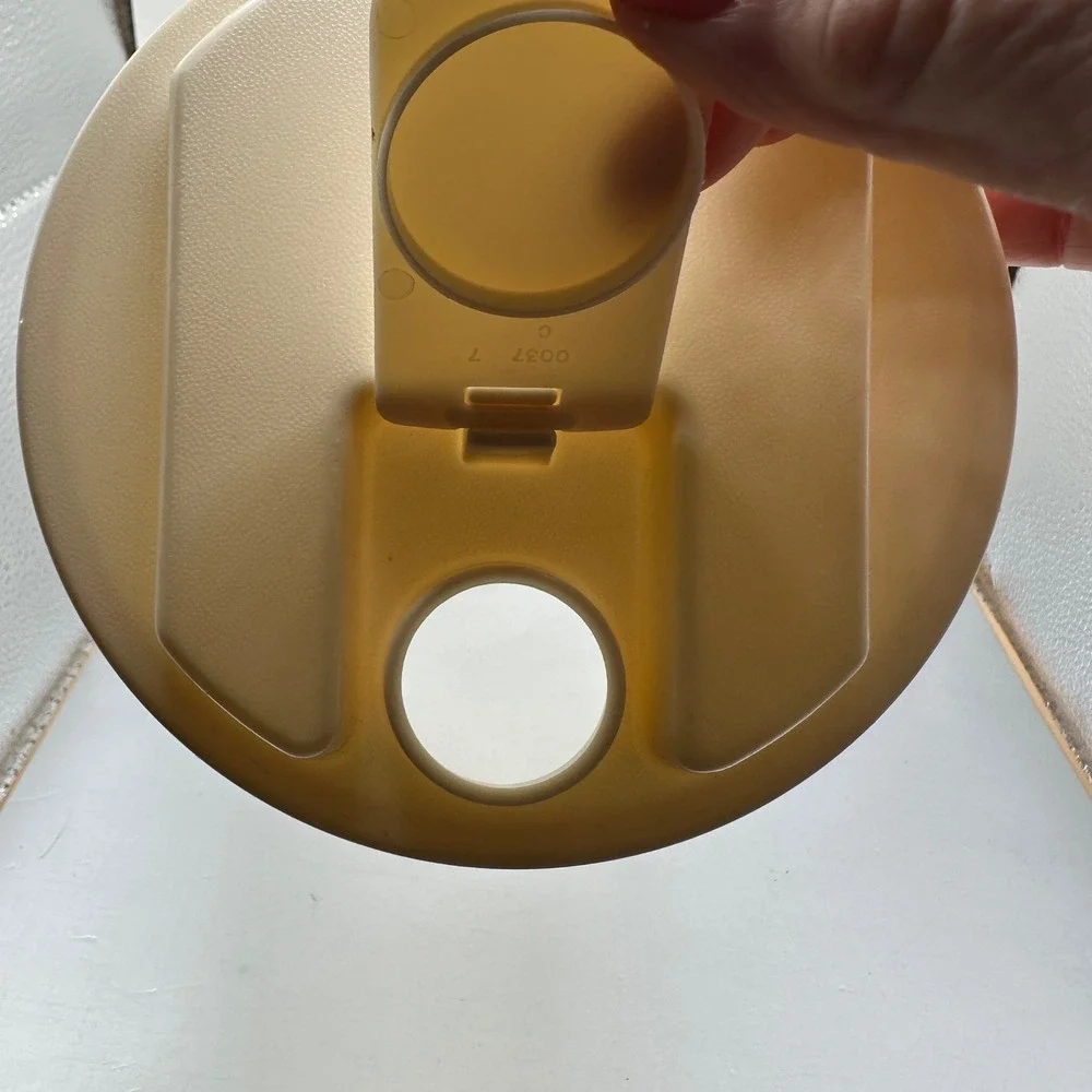 Rubbermaid vintage servin