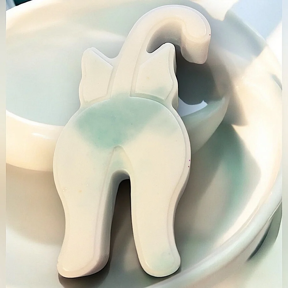 Sea breeze scented handmade CAT soap 4x2in 5oz shea butter