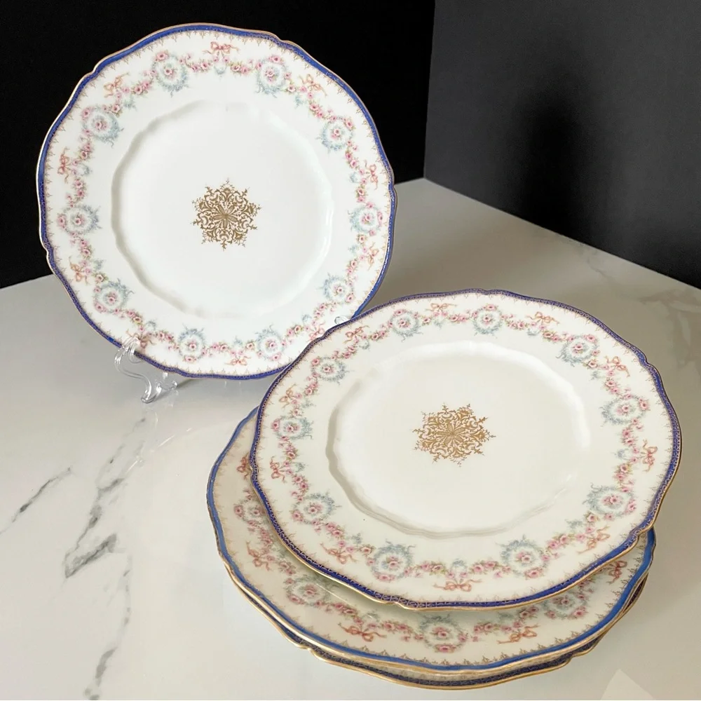 SET of 4 Blue Edged Floral 8