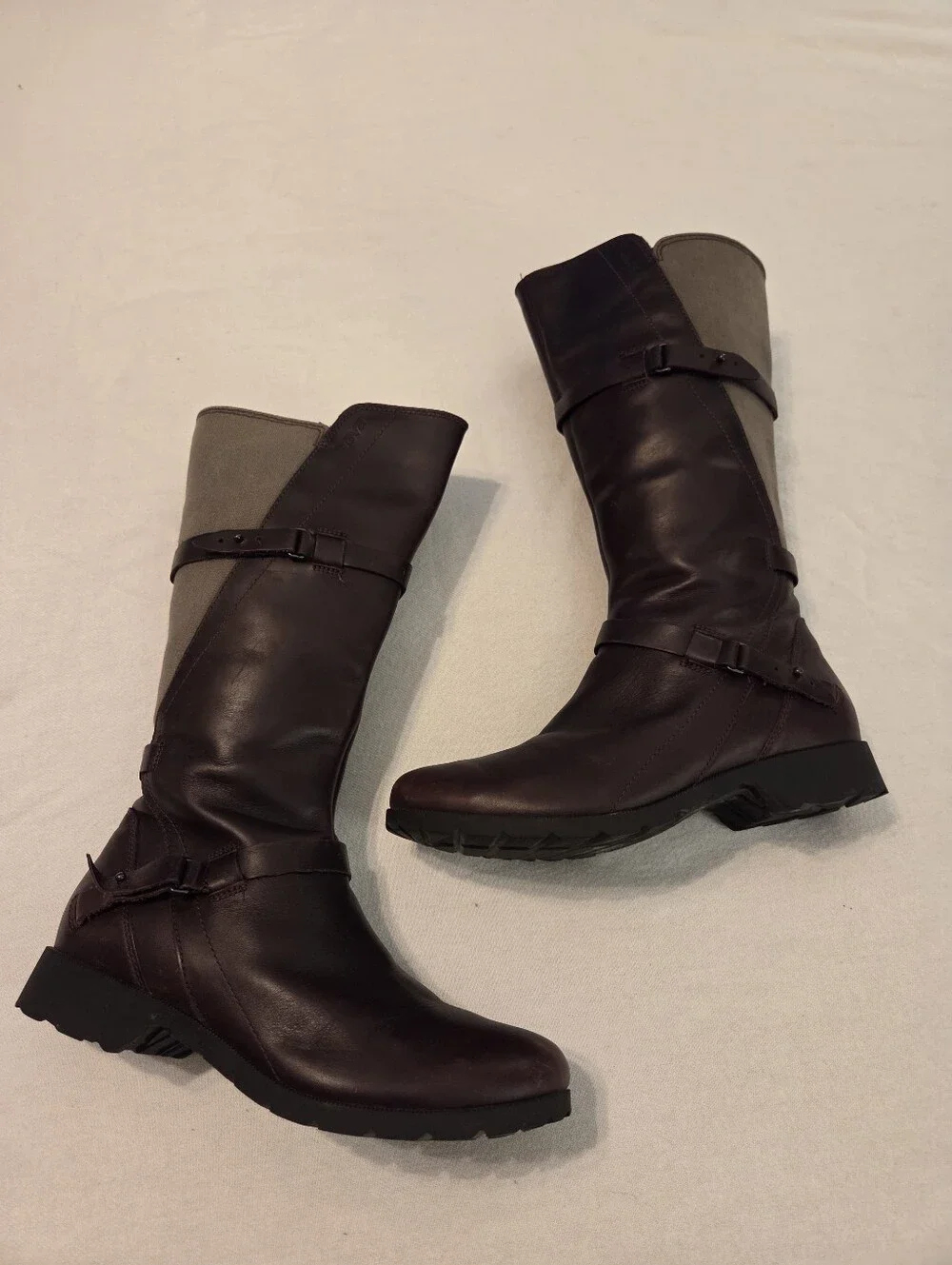 Teva winter canvas