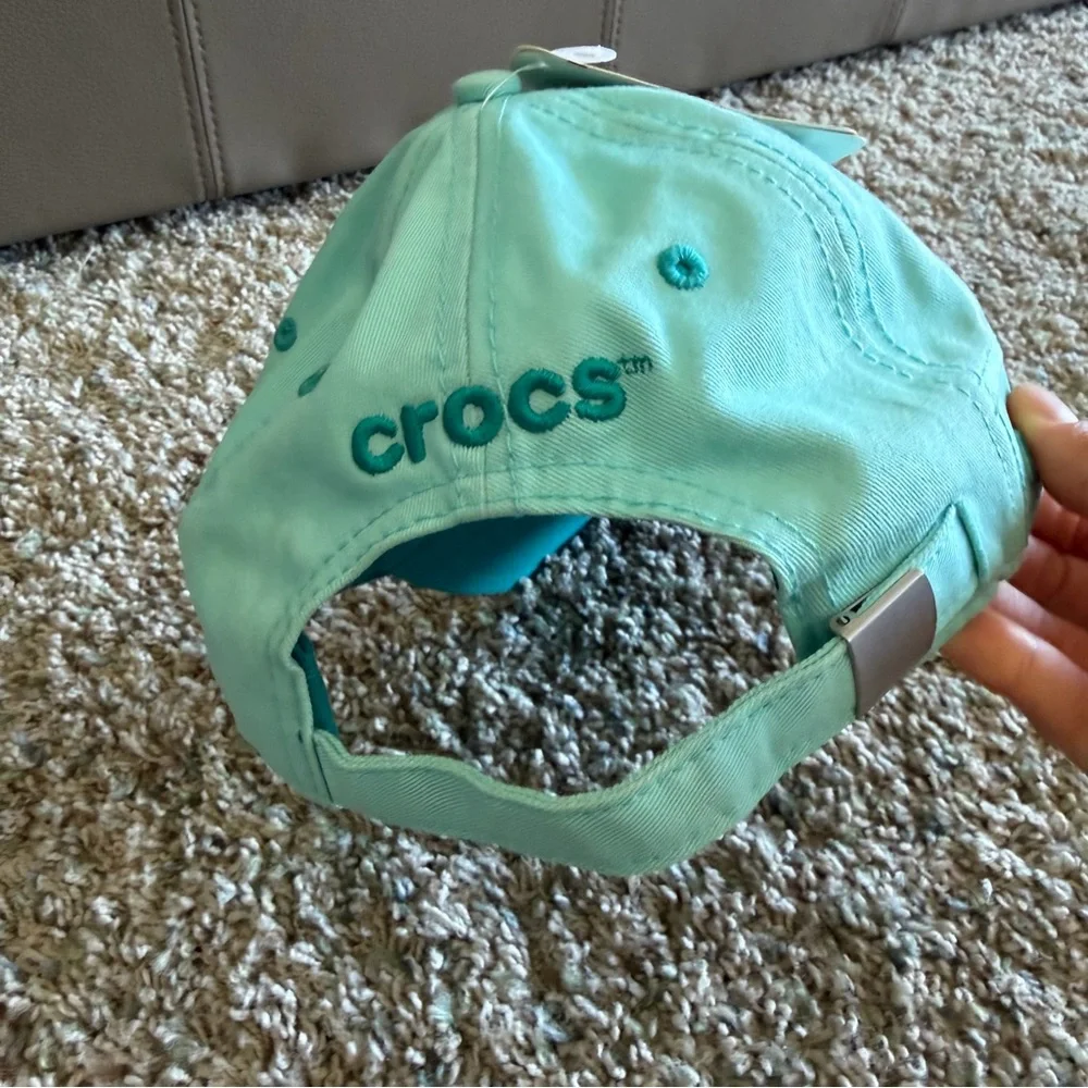 CROCS nwt cap