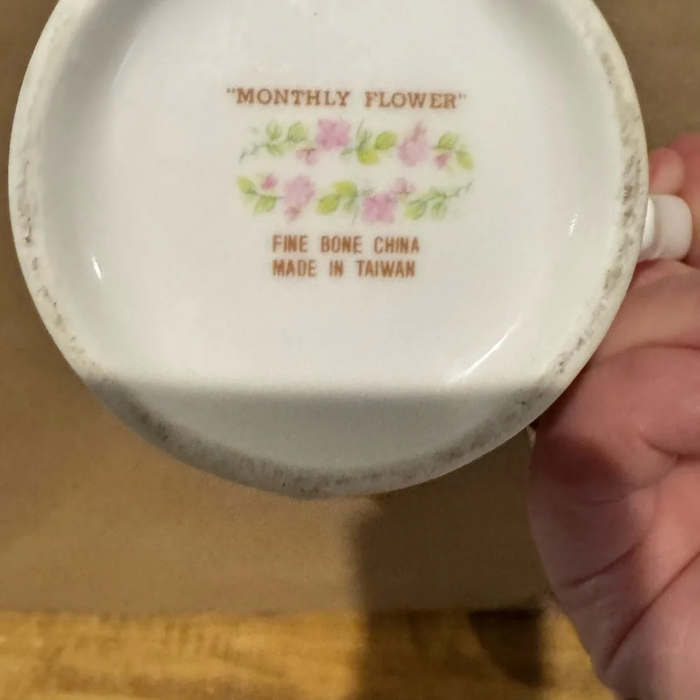 N/A charming ceramic