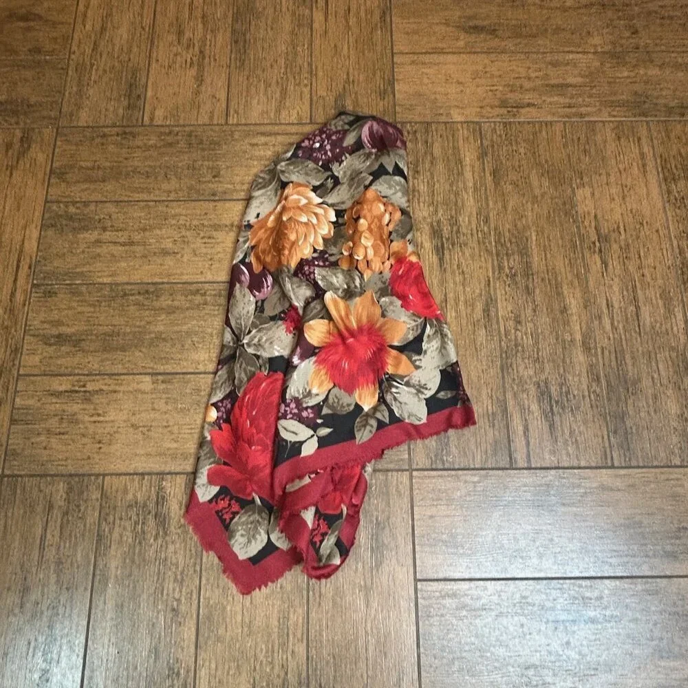 Vintage Red Cottage Floral Challis Large 45
