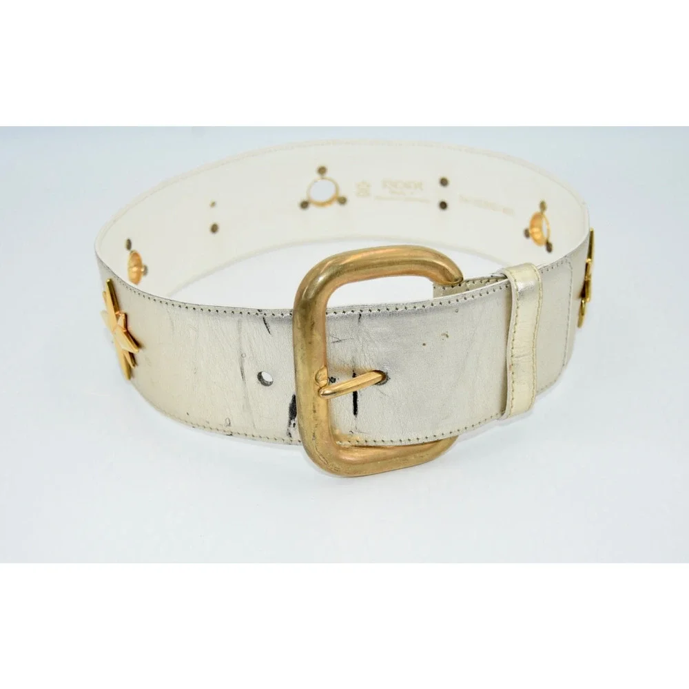 Escada transform any
