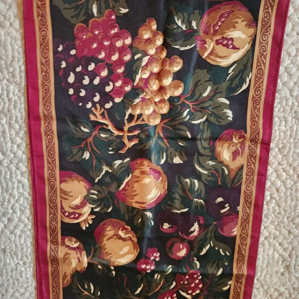 Burmel & Talbots women scarf