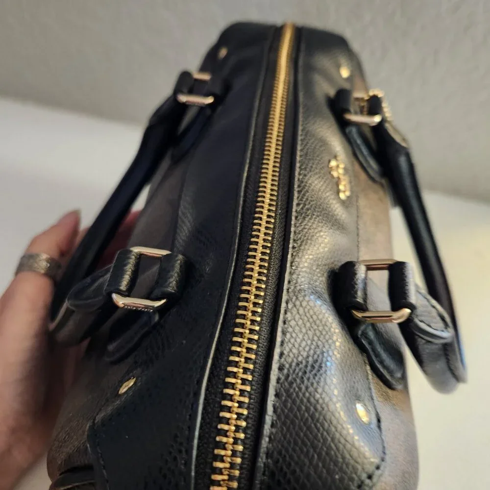 Coach c562 signature