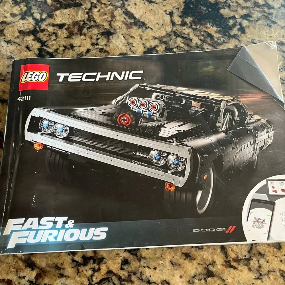 1077 piece Lego dom dodge charger car the fast and the furious
