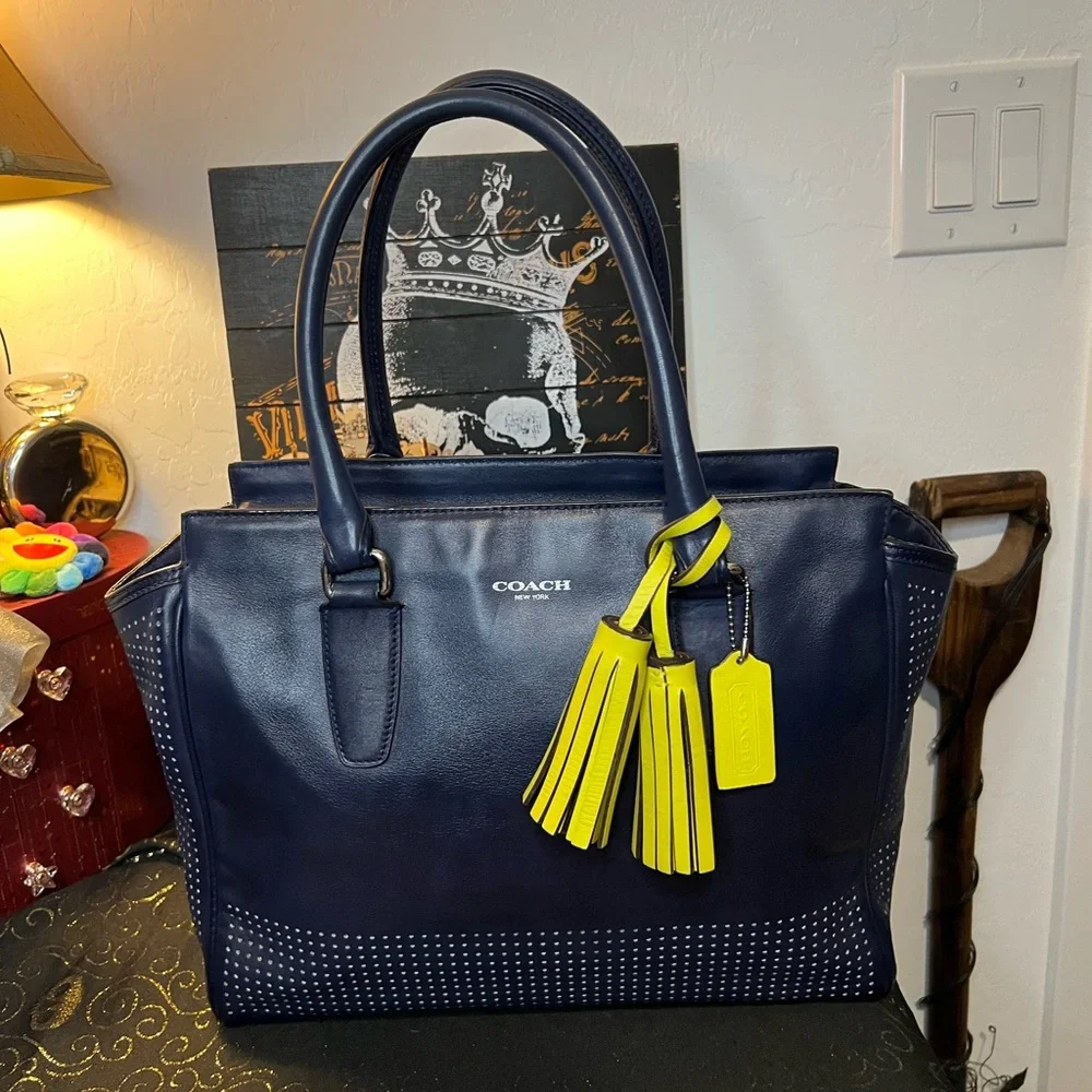 Coach storage see conditioned
